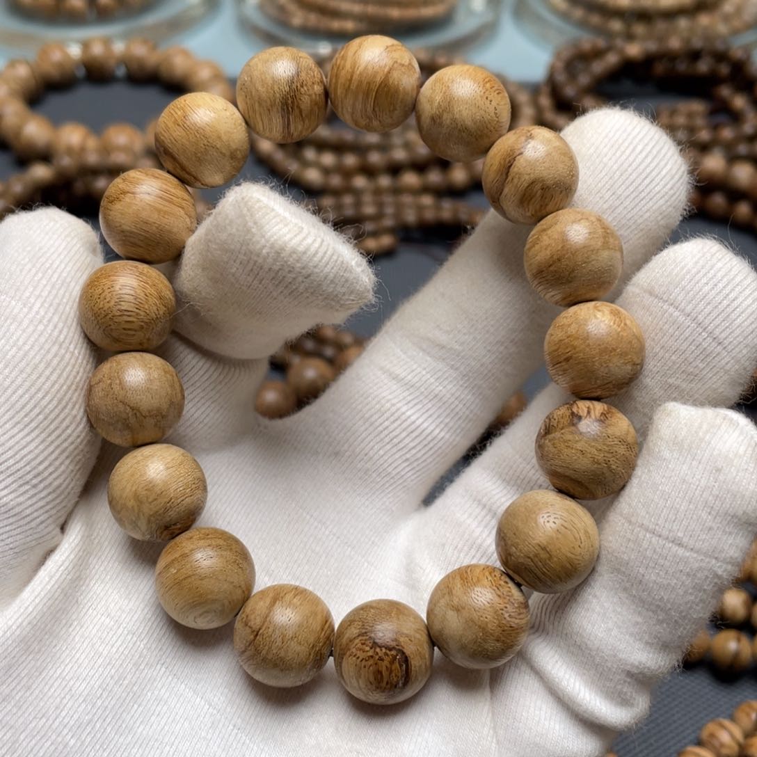 沉香手串达拉干1.3*17颗11克