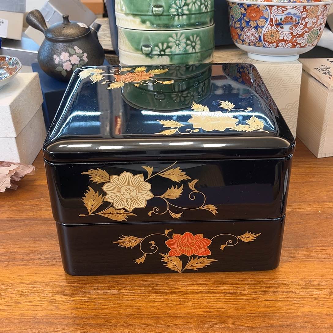 盖碗在一起就是要开心快乐哦哈