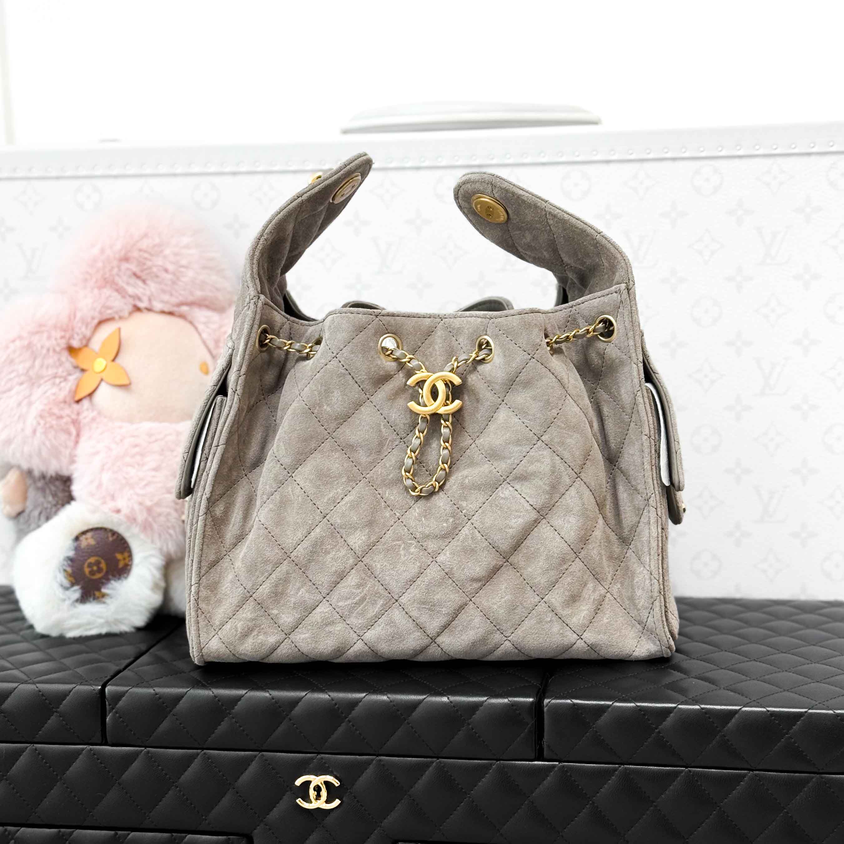 99新 Chanel/香奈儿 26C爆款灰色麂皮25bag，大象灰金扣单肩包
