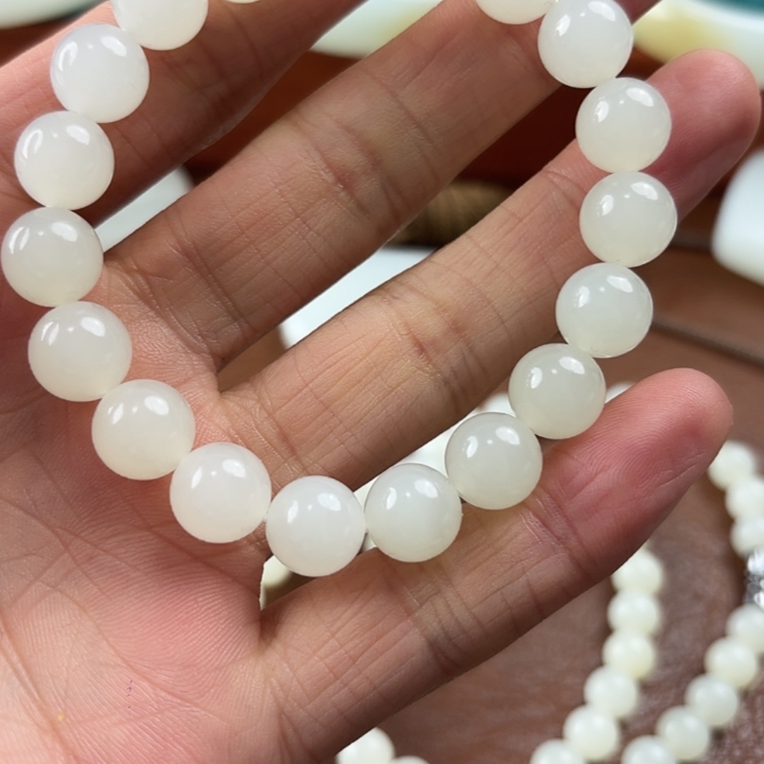 静***儿和田玉未镶嵌手链