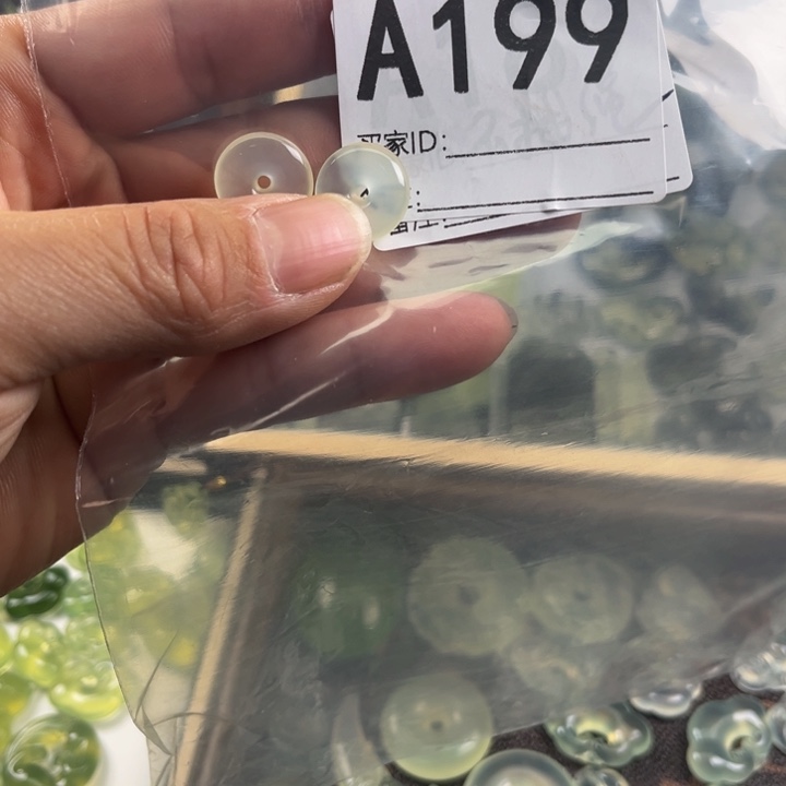 蛇纹石玉颈饰未镶嵌利*沙