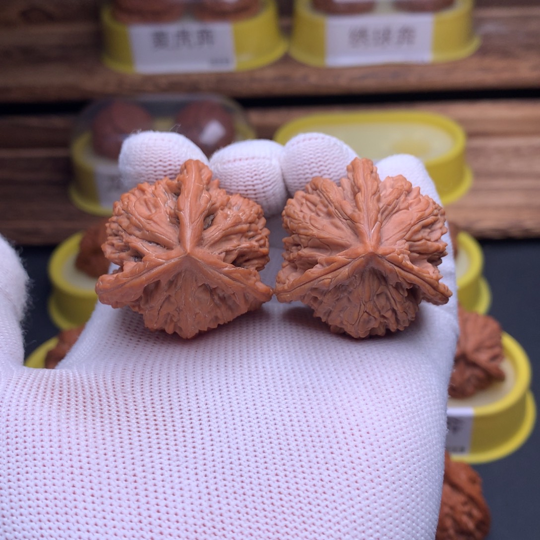 吊坠文玩核桃虎头奔