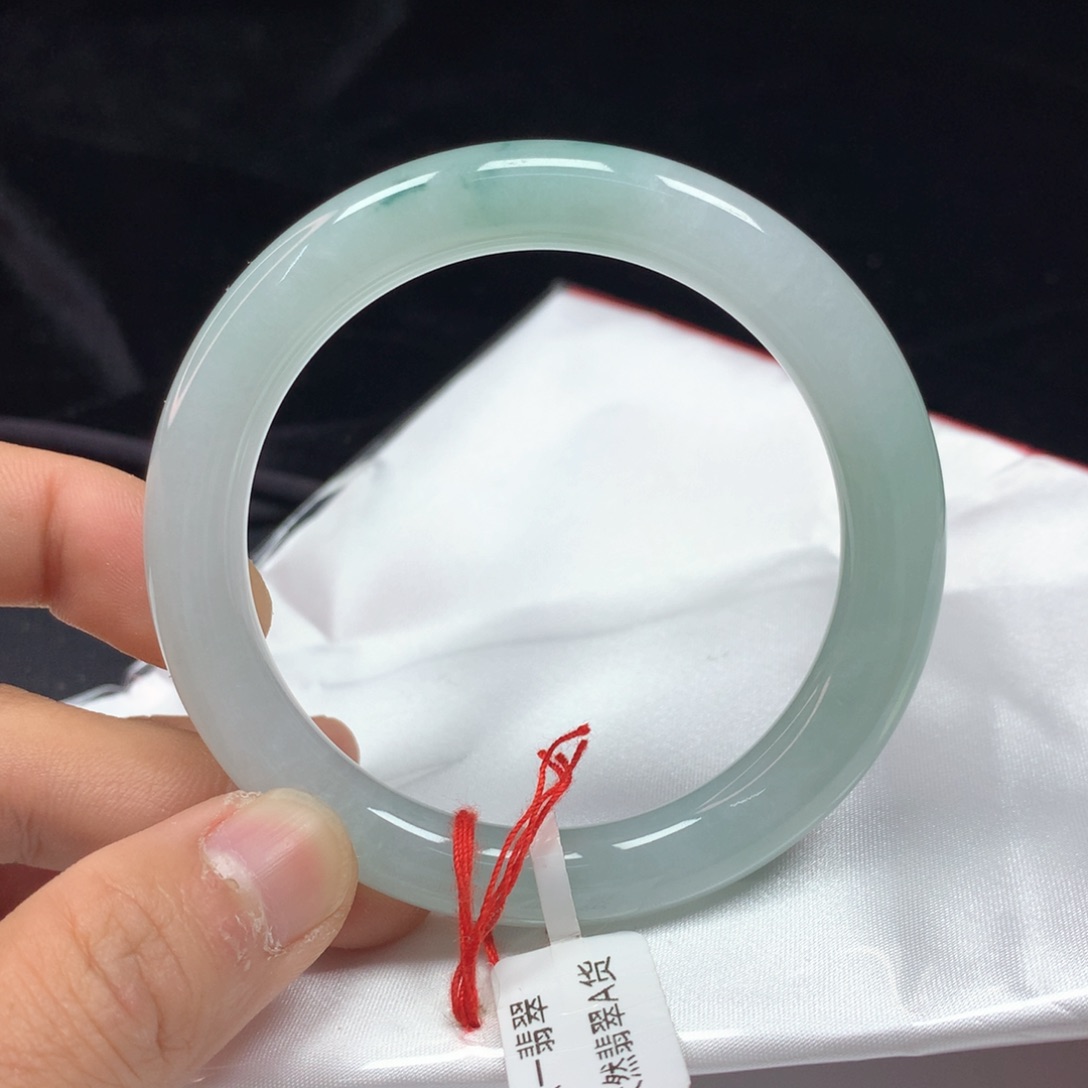 翡翠手镯（圆镯）未镶嵌55.3