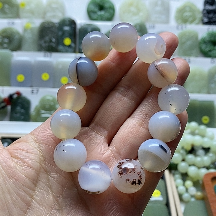 玛瑙/玉髓颈饰未镶嵌