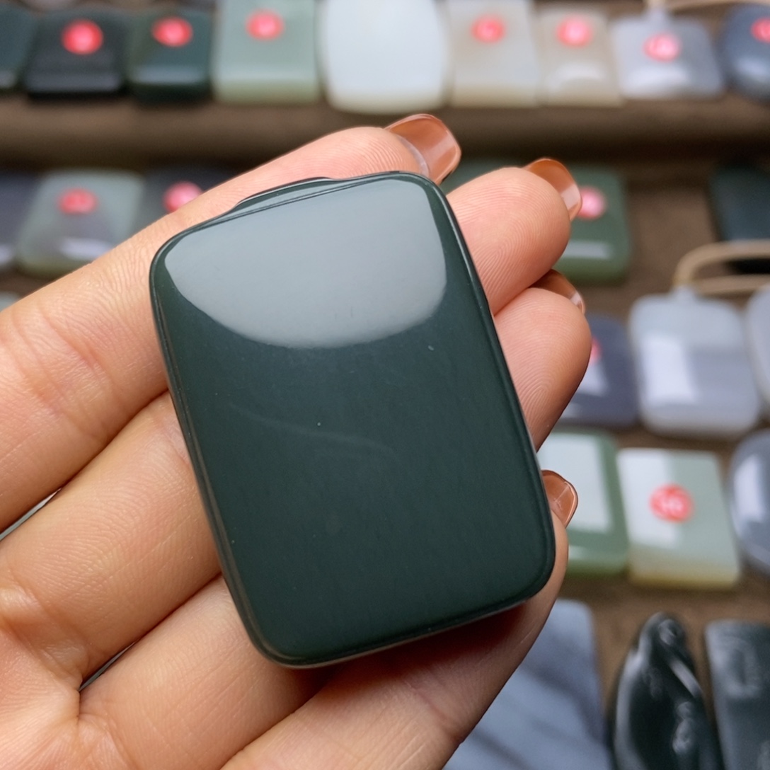 账***常和田玉未镶嵌颈饰