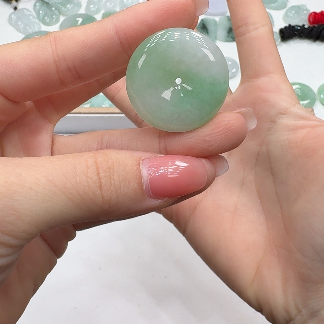 若***水翡翠未镶嵌颈饰多样性发其一