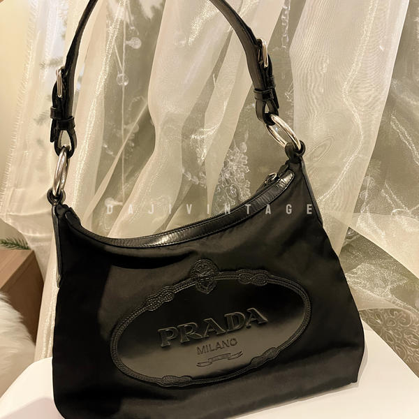 大吉中古/Prada黑银hobo单肩包