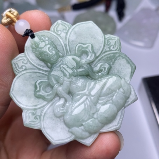 翡翠未镶嵌颈饰翡翠