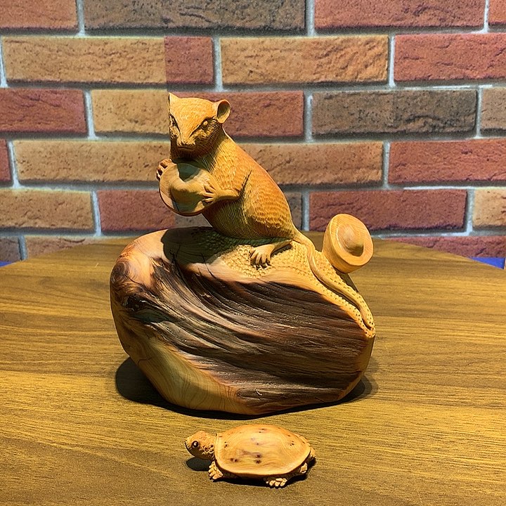 柏木（崖柏）成*老鼠