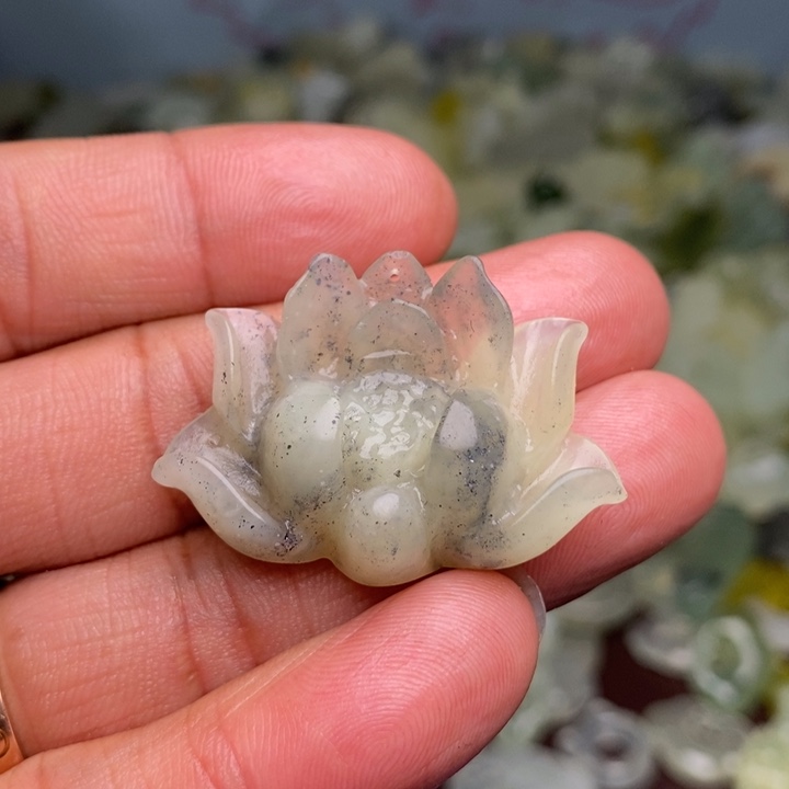 蛇纹石玉颈饰合金195