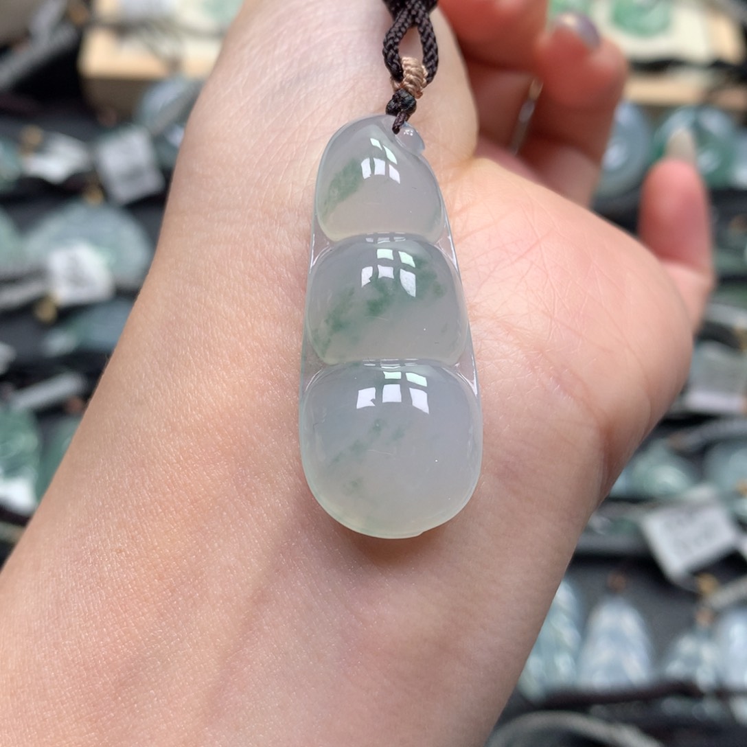 翡翠颈饰未镶嵌豆子