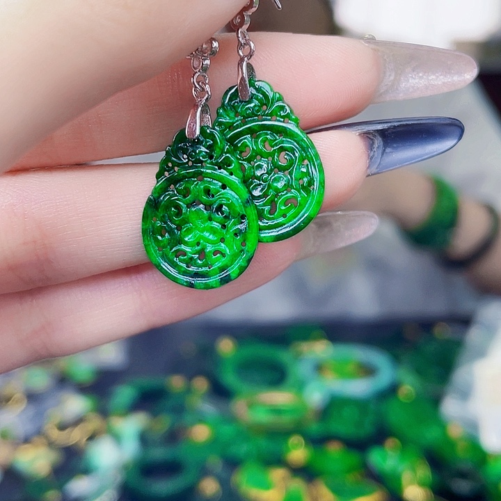 颈饰银S925镶嵌翡翠多样性