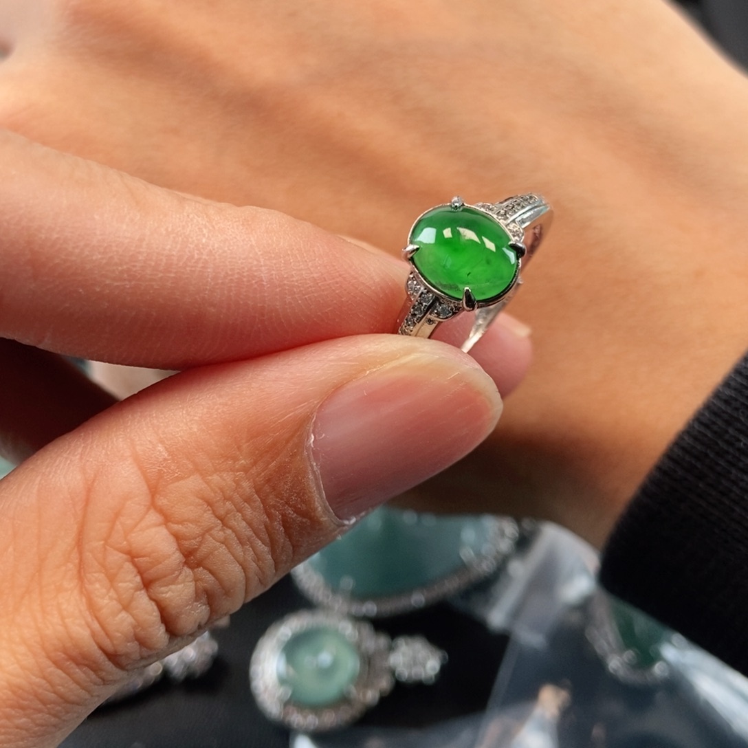 【闪购商品】翡翠吊坠(不含链)未镶嵌