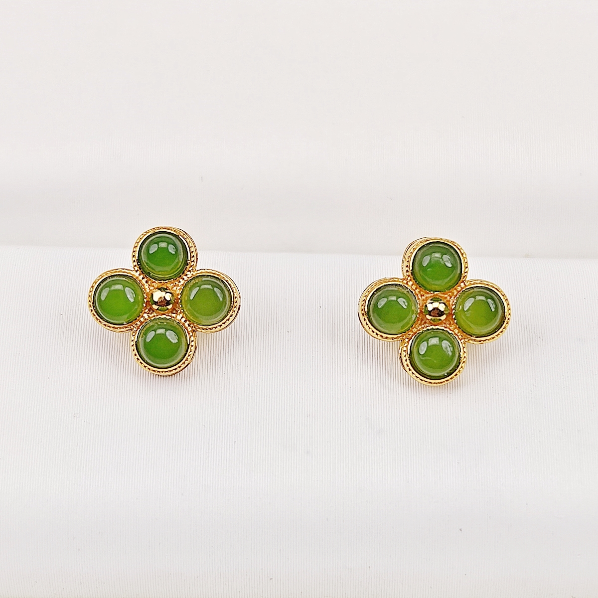 S925银镶碧玉四叶草耳钉小圆珠时尚百搭精美耳饰