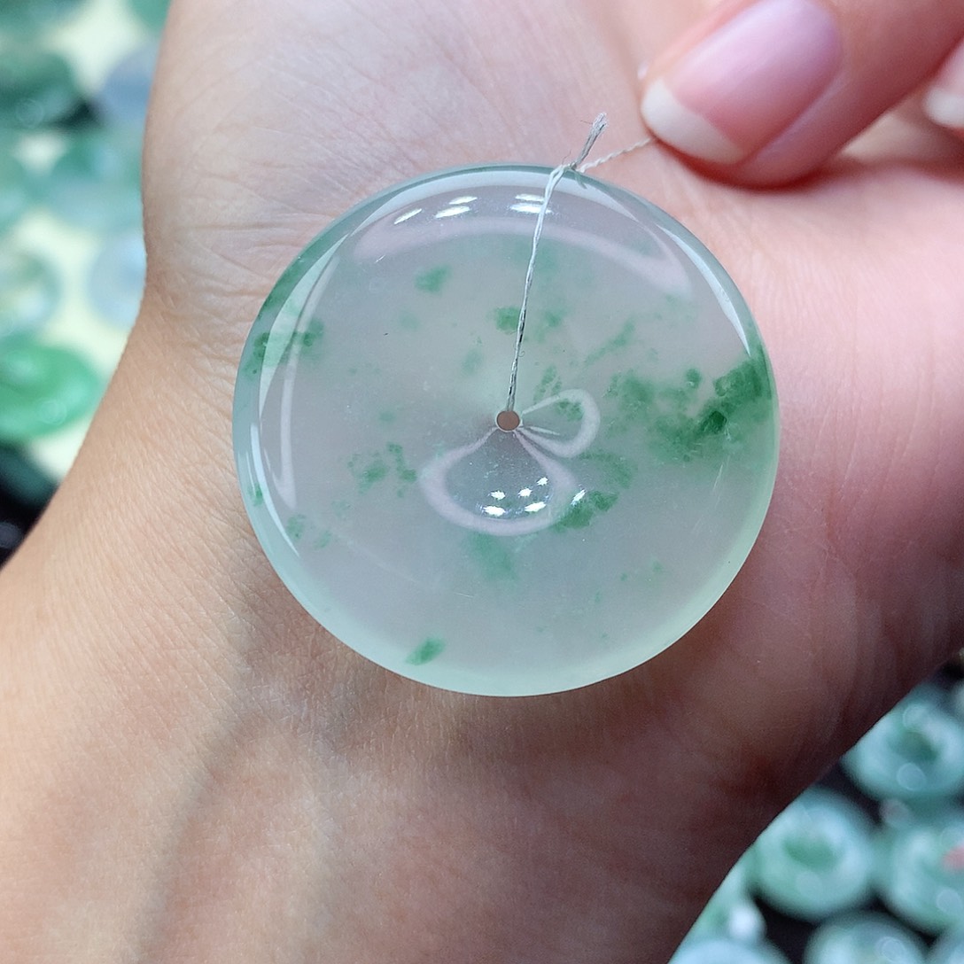 翡翠颈饰未镶嵌83尺寸32.8-5.8