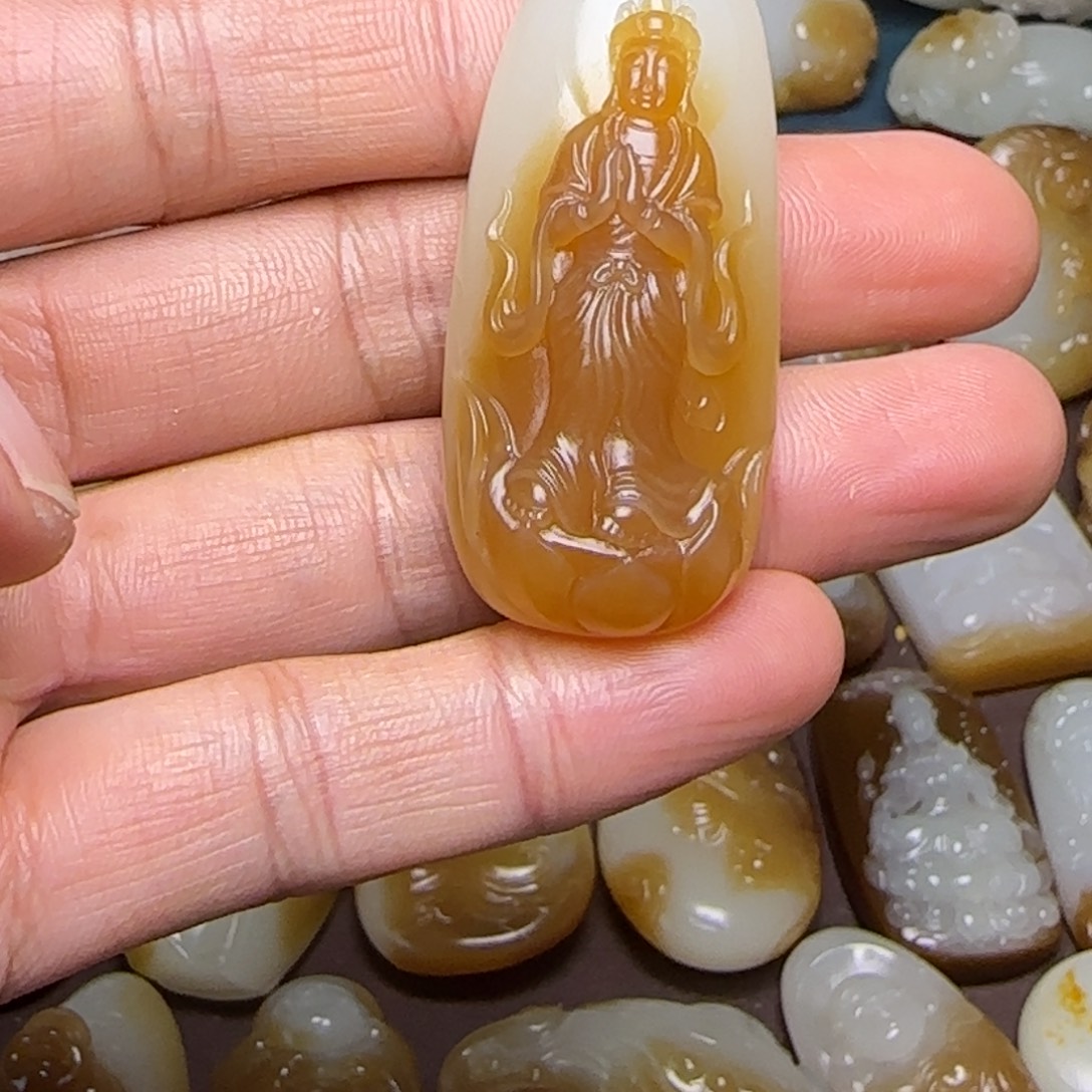 和田玉（糖玉）未镶嵌颈饰