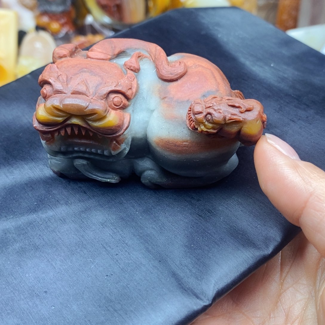 石英质玉（黄龙玉）颈饰未镶嵌