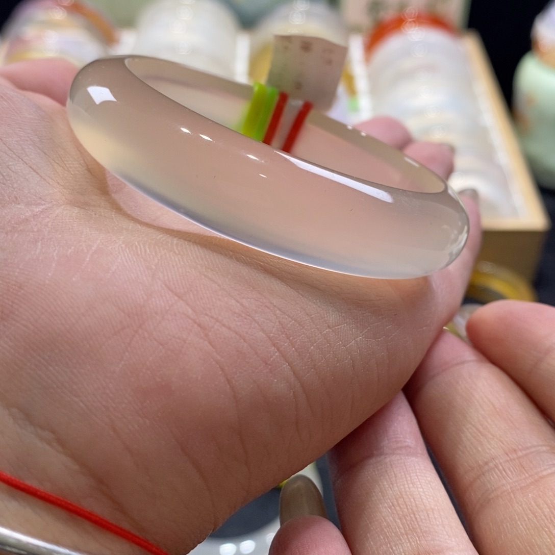 玛瑙/玉髓手镯未镶嵌范****