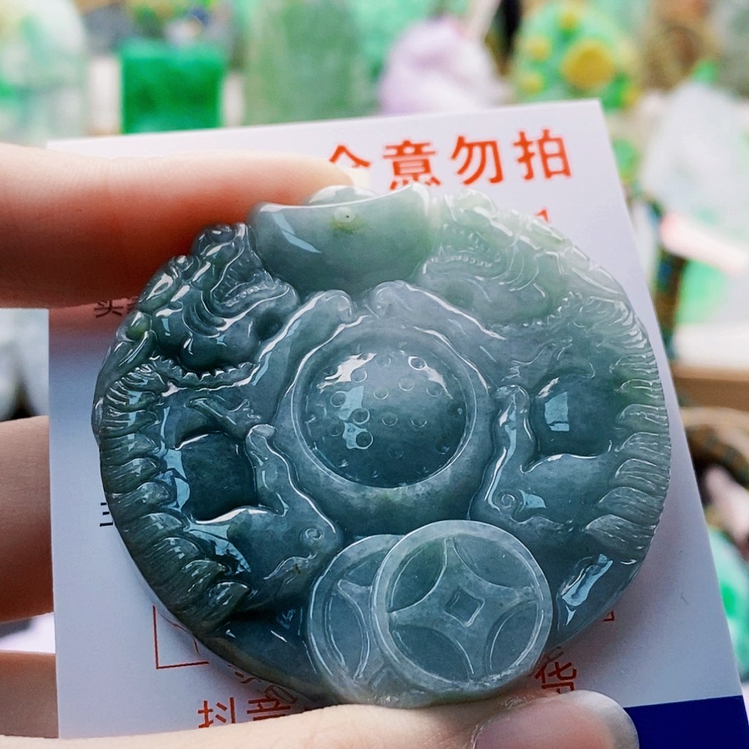 吊坠(不含链)未镶嵌翡翠