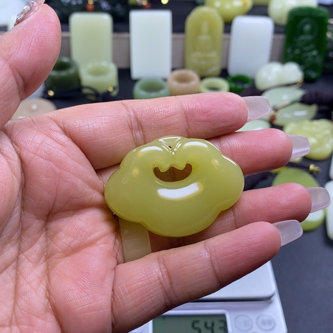 和田玉未镶嵌颈饰