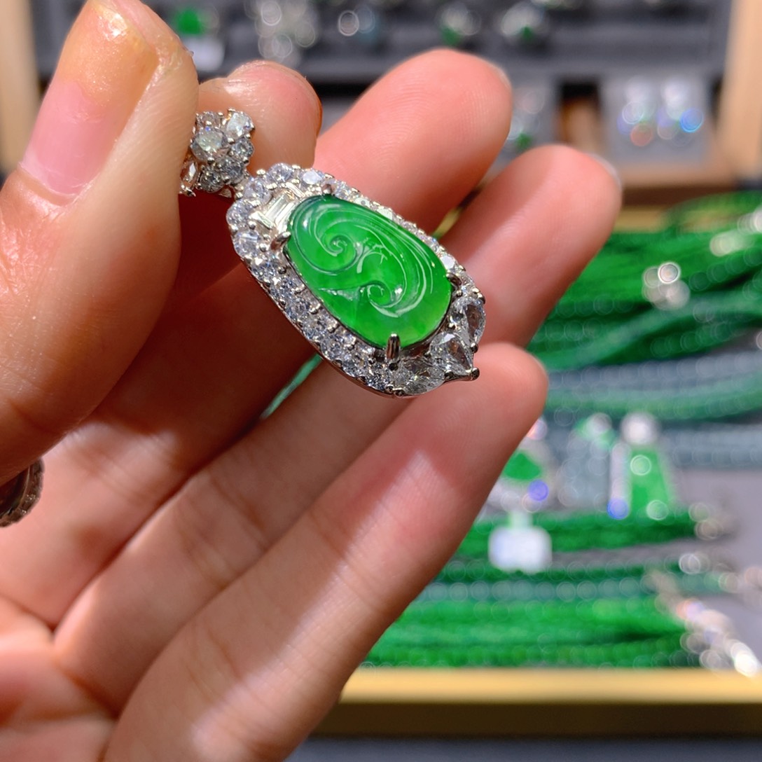 翡翠手链未镶嵌天然翡翠