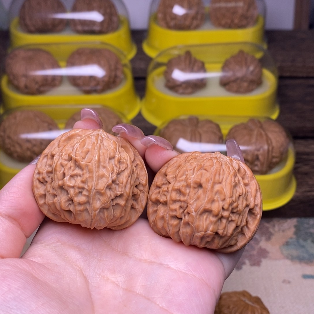 文玩核桃把件全品42尺磨盘山地红皮1