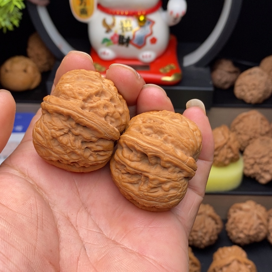 文玩核桃把件42元宝