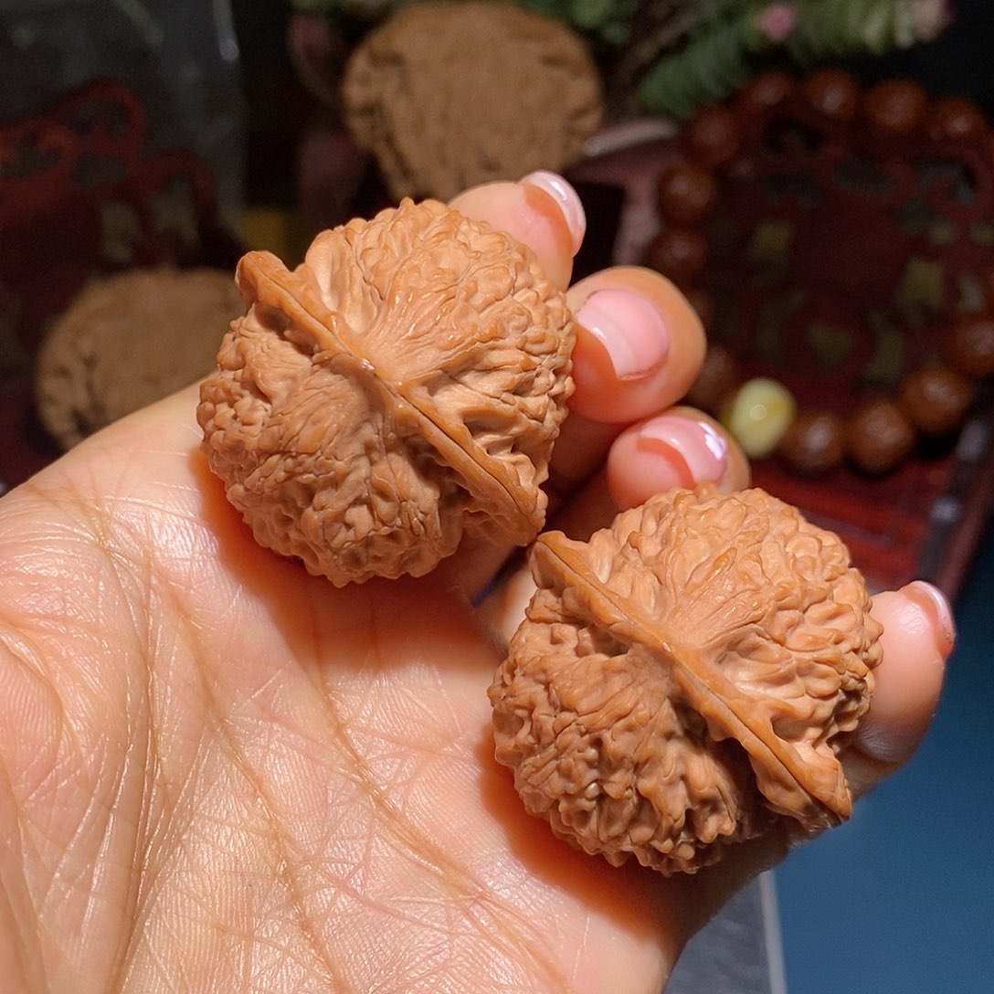 文玩核桃把件38金牛