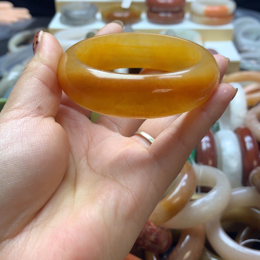 石英质玉手镯未镶嵌ℳ**