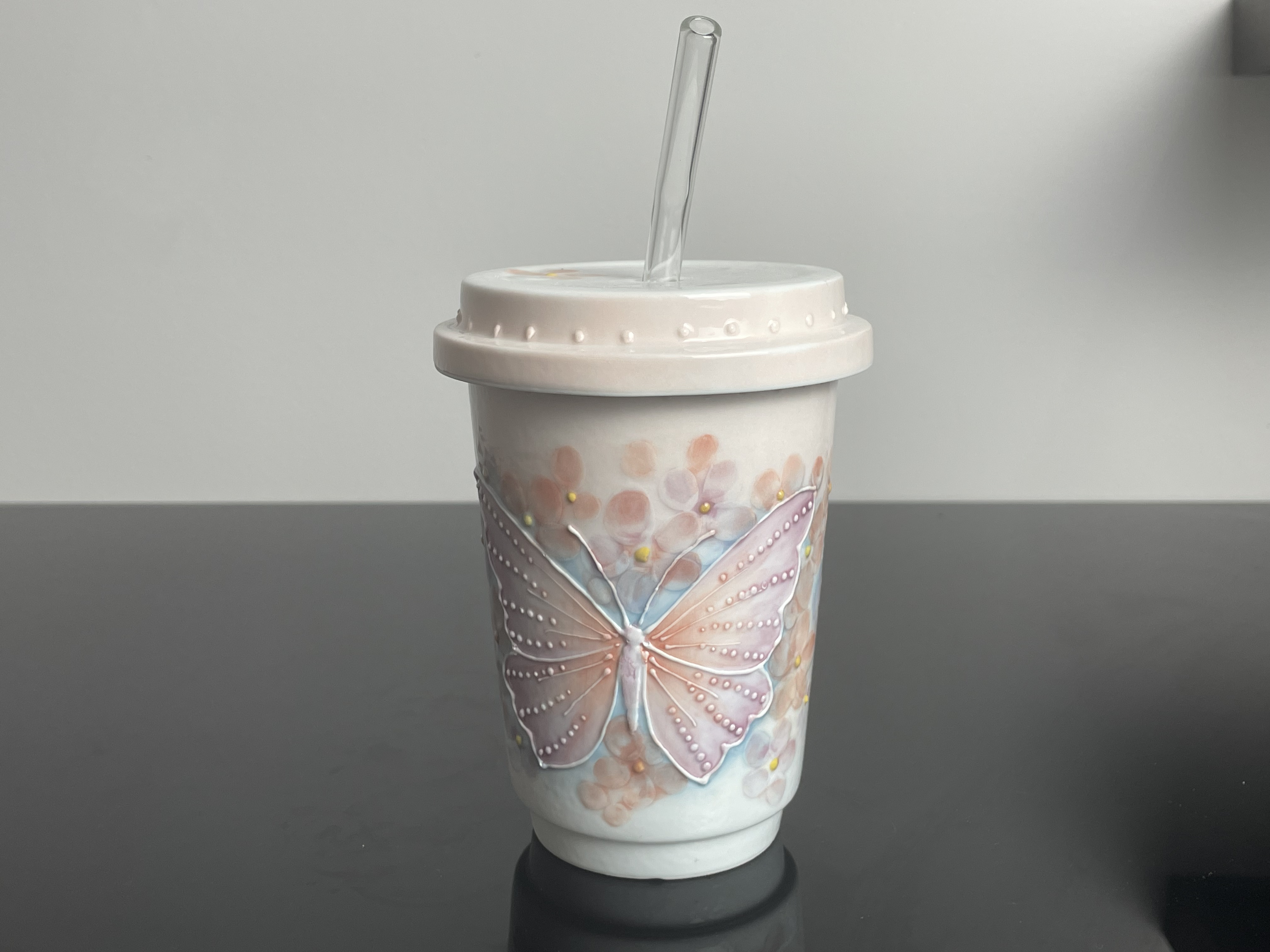 粉色蝴蝶带吸管陶瓷杯