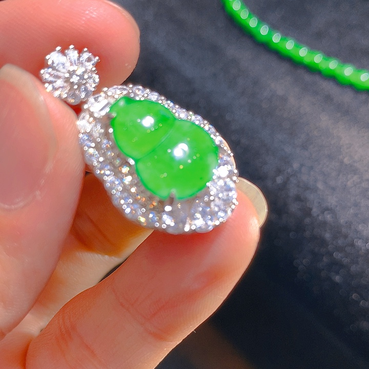 【闪购商品】翡翠颈饰银S925镶嵌翡翠