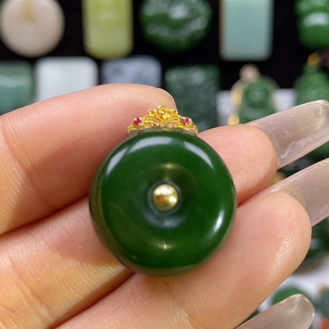 和田玉颈饰18K金镶嵌