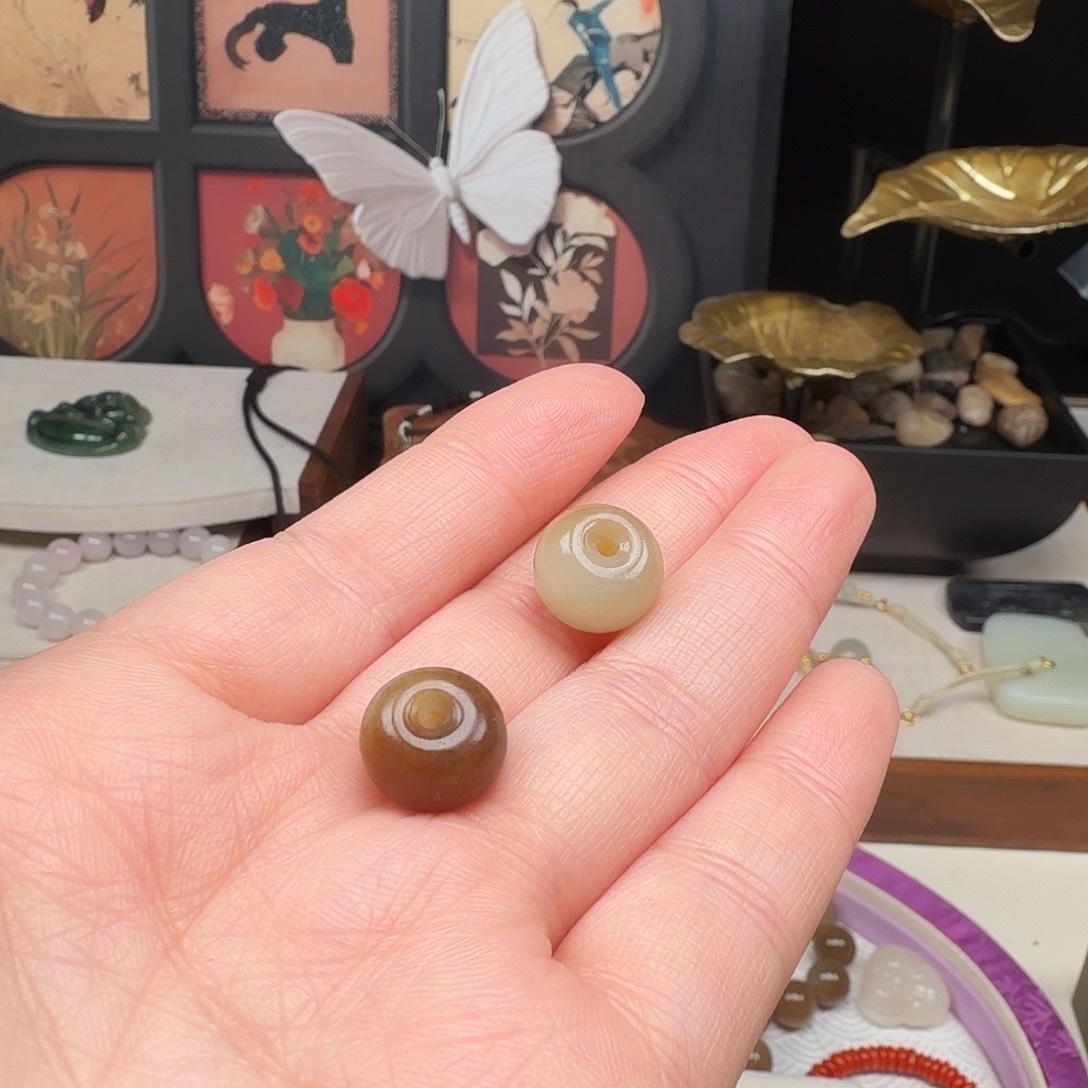 麦***5和田玉未镶嵌颈饰