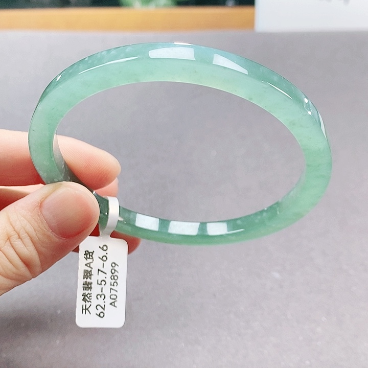 【闪购商品】翡翠手镯（圆镯）未镶嵌