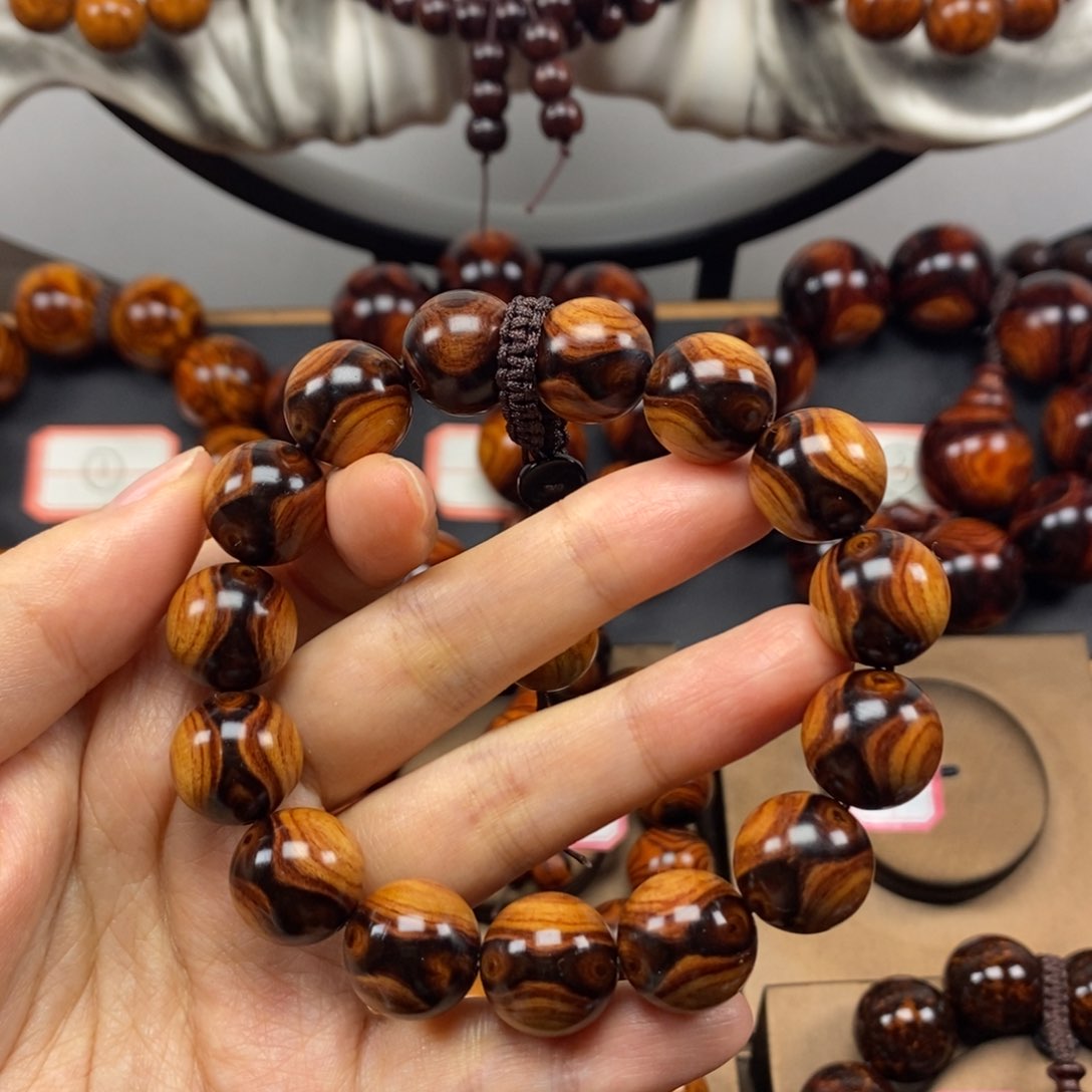 【闪购商品】黄花梨/降香黄檀1.5黄金底高货对眼鬼脸