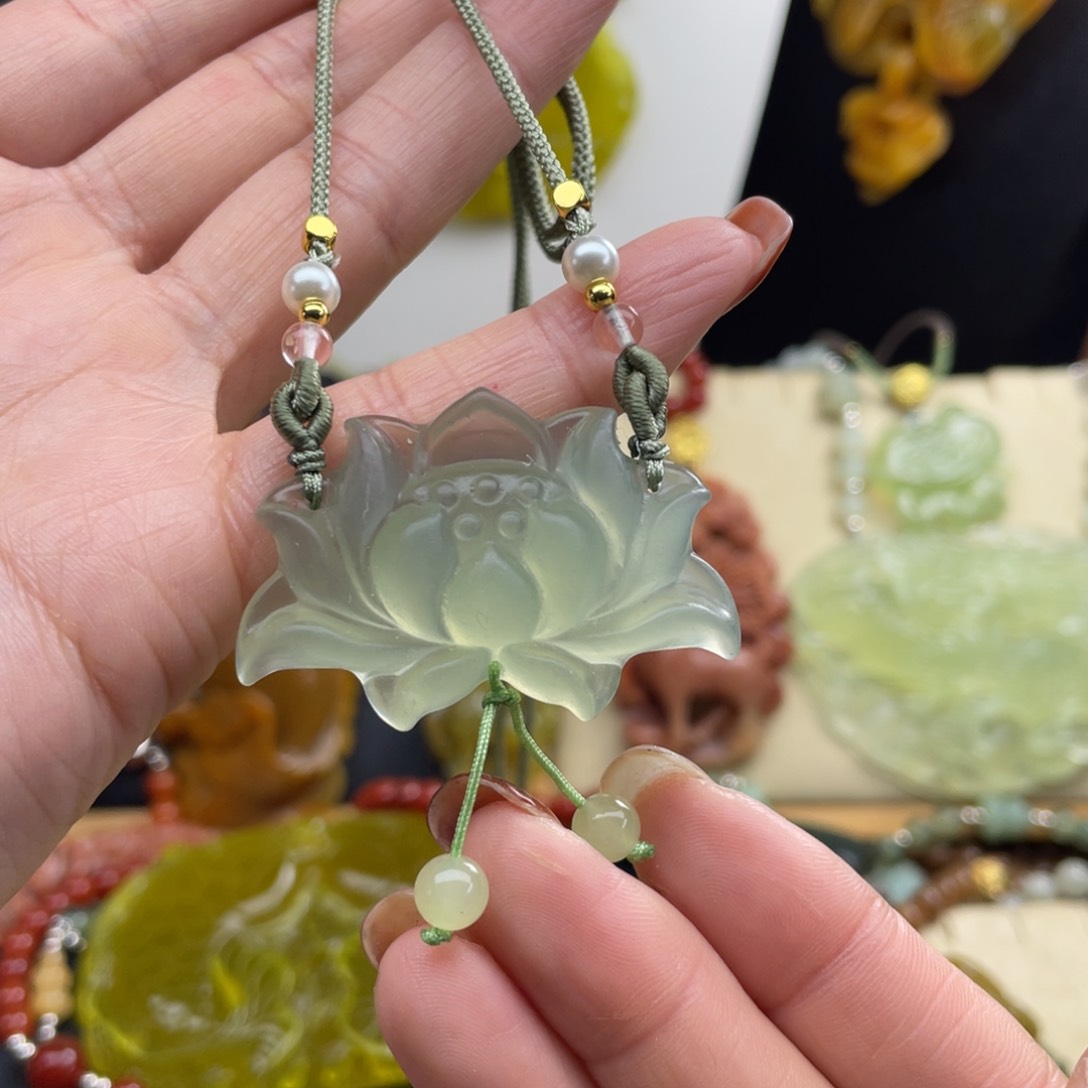 未镶嵌蛇纹石玉颈饰