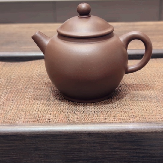 紫砂茶壶本地紫泥半手工瑕（180 cc）
