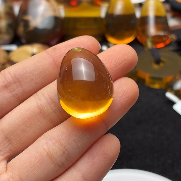琥珀未镶嵌珠宝奇石柳青胖水滴