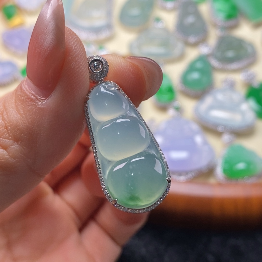 翡翠吊坠(赠链)18K金镶嵌面*儿