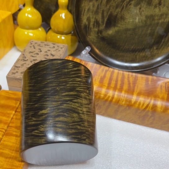 楠木笔筒655445555555555555