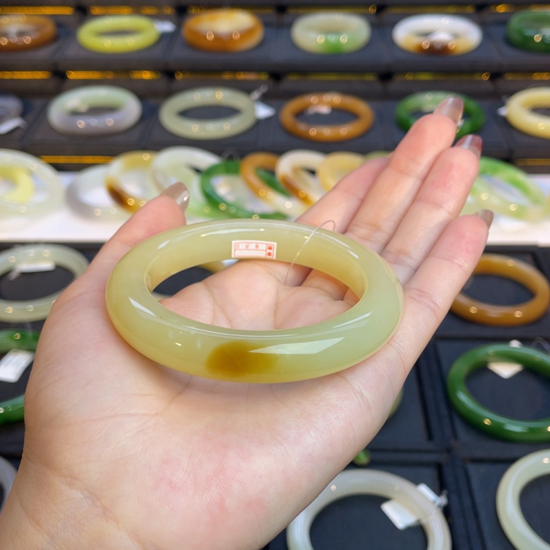 和田玉手镯未镶嵌n***y