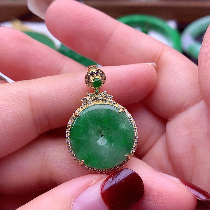翡翠颈饰银S925镶嵌翡翠