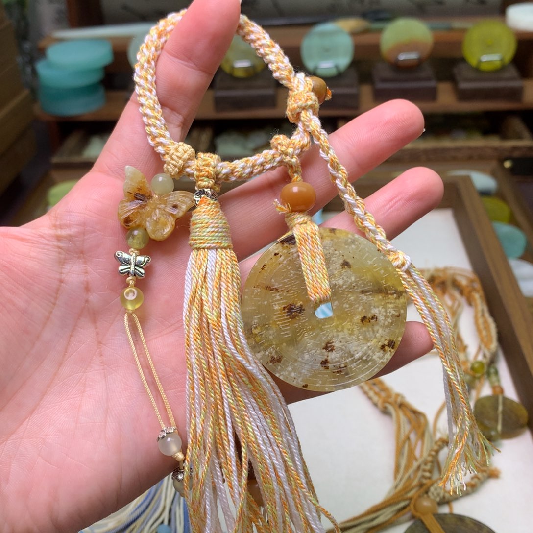未镶嵌蛇纹石玉吊坠(不含链)