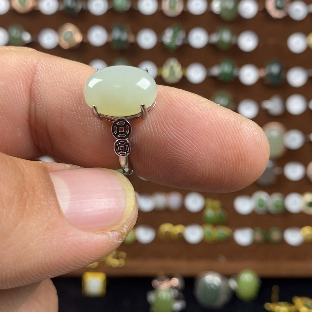 和田玉（青白玉）戒指合金