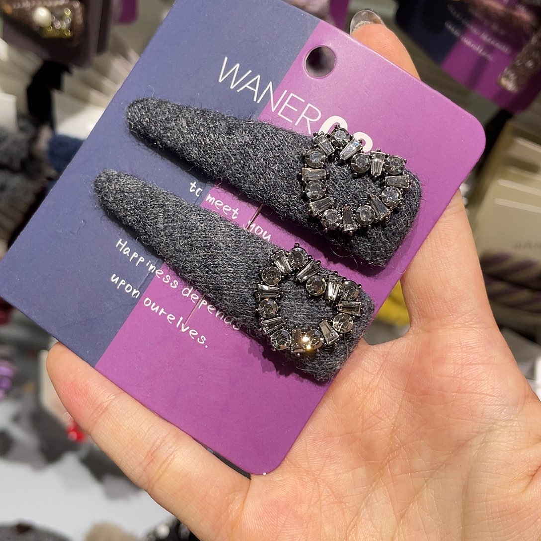 非金属灰色爱心三角