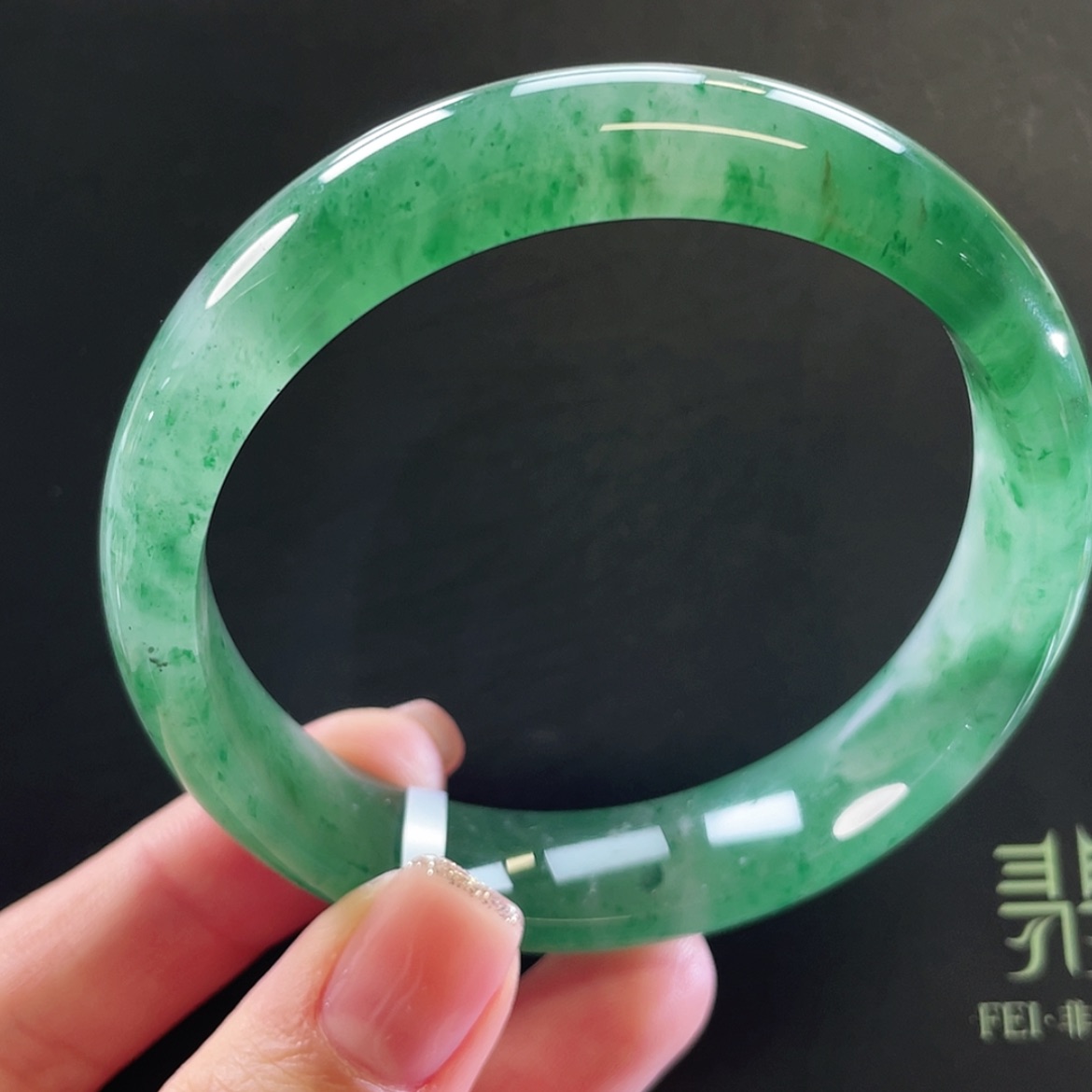 【闪购商品】未镶嵌手镯石英质玉