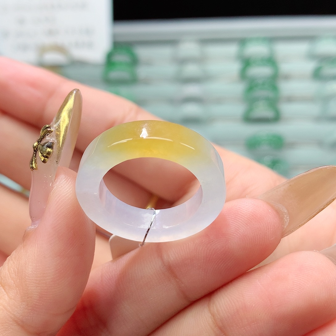 翡翠戒指未镶嵌戒指