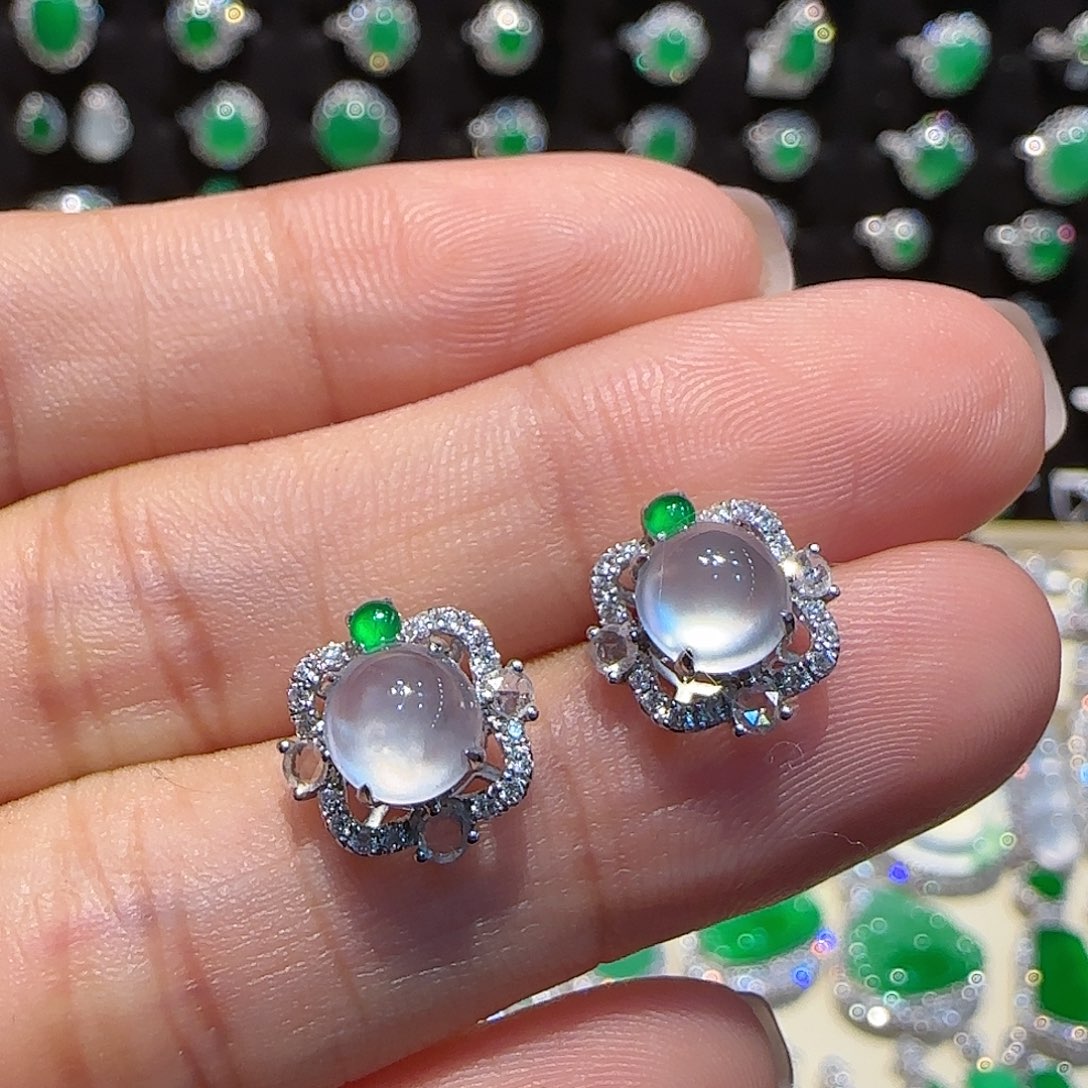 翡翠耳钉18K金镶嵌耳钉