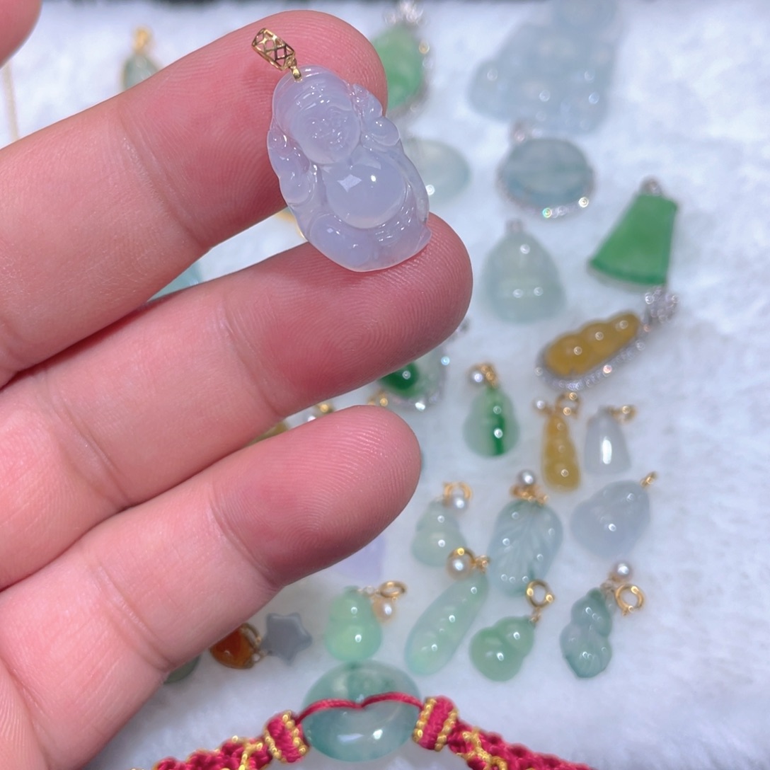 翡翠18K金镶嵌颈饰