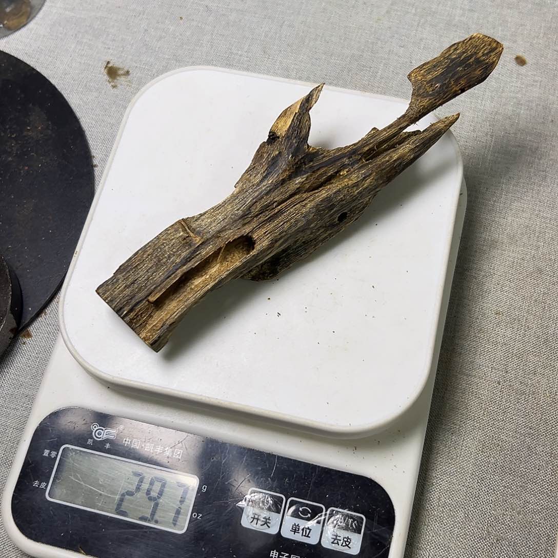 沉香沉香碎屑收**丰兰香虫漏29.7克